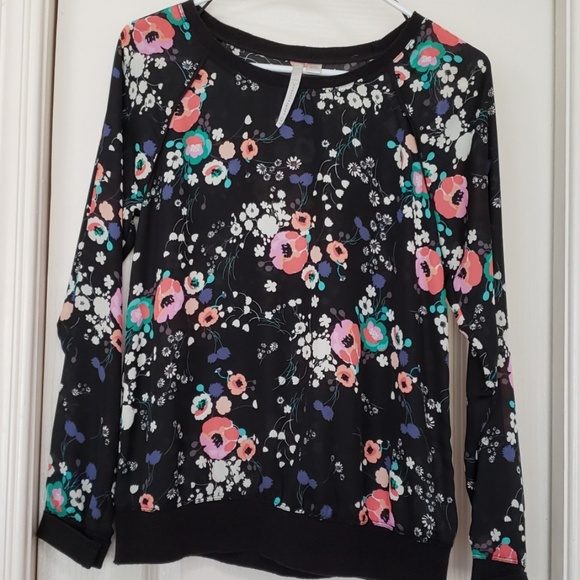 Blouses - Picture 5 of 6